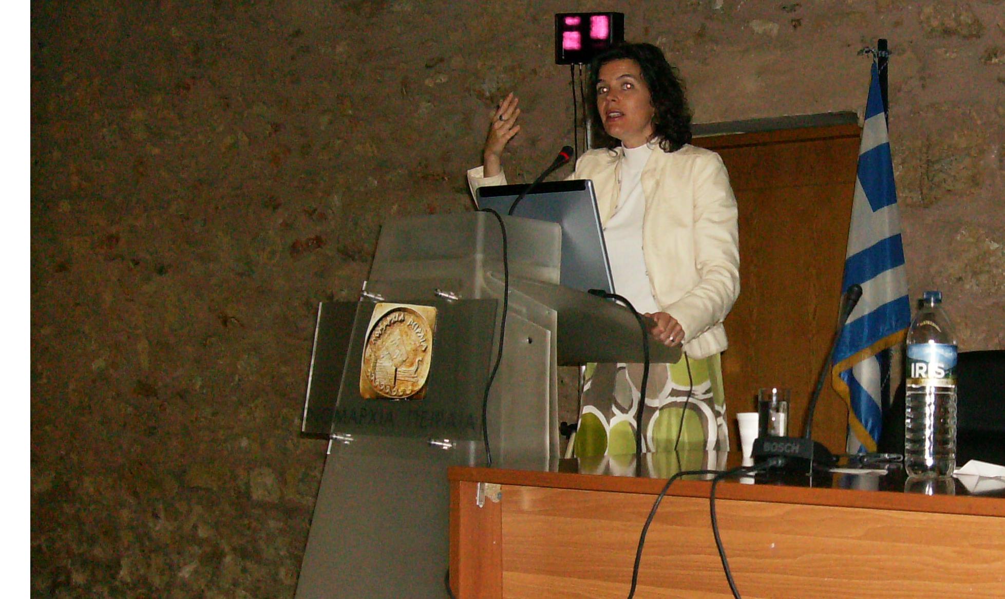 Η Dr. Henault